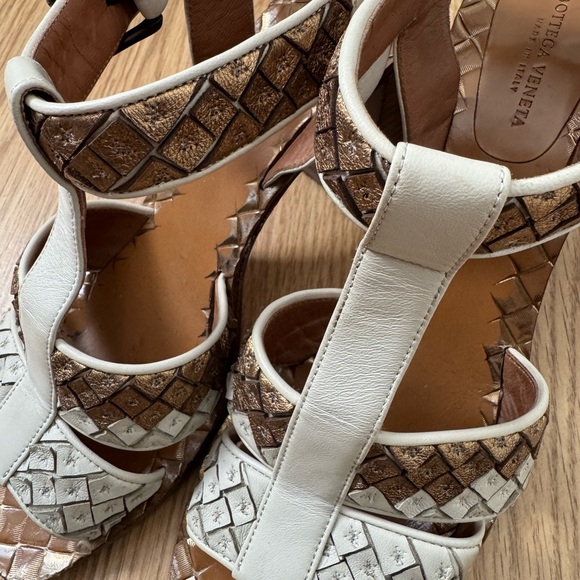 Bottega Veneta Cream and Bronze Intrecciato Heel Sandals - Picture 6 of 15